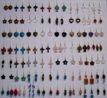 Brincos em pedras semi-preciosas lapidadas